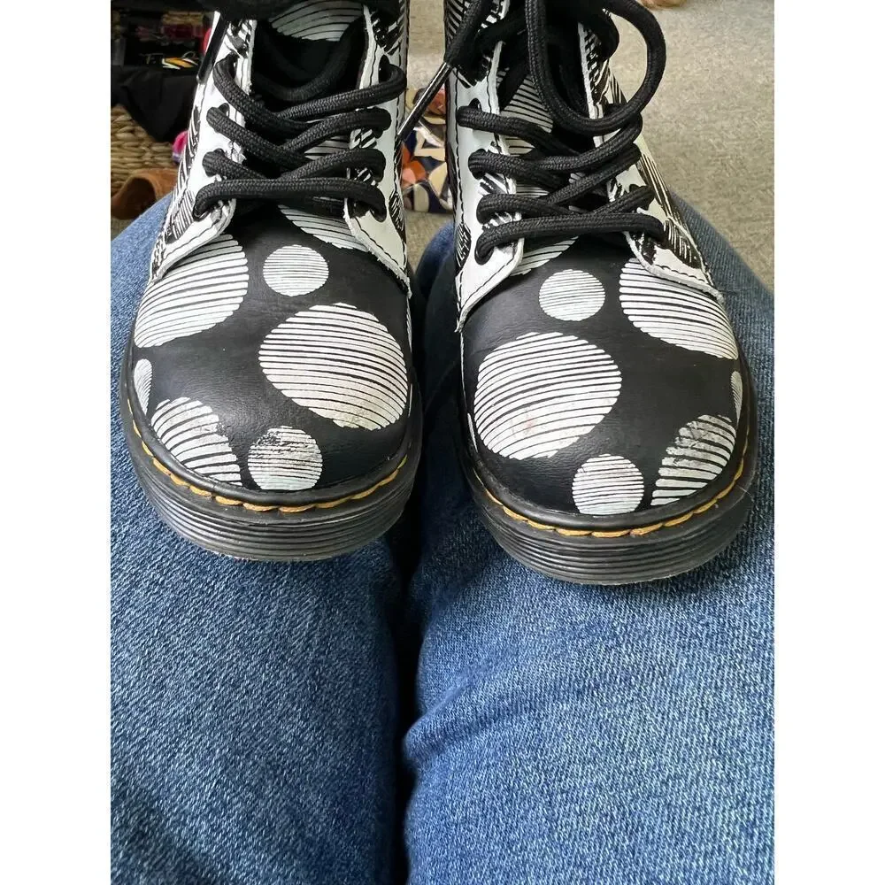 DR‎ MARTENS KIDS 1460 POLKA DOT BOOT - BLACK/WHITE size 11